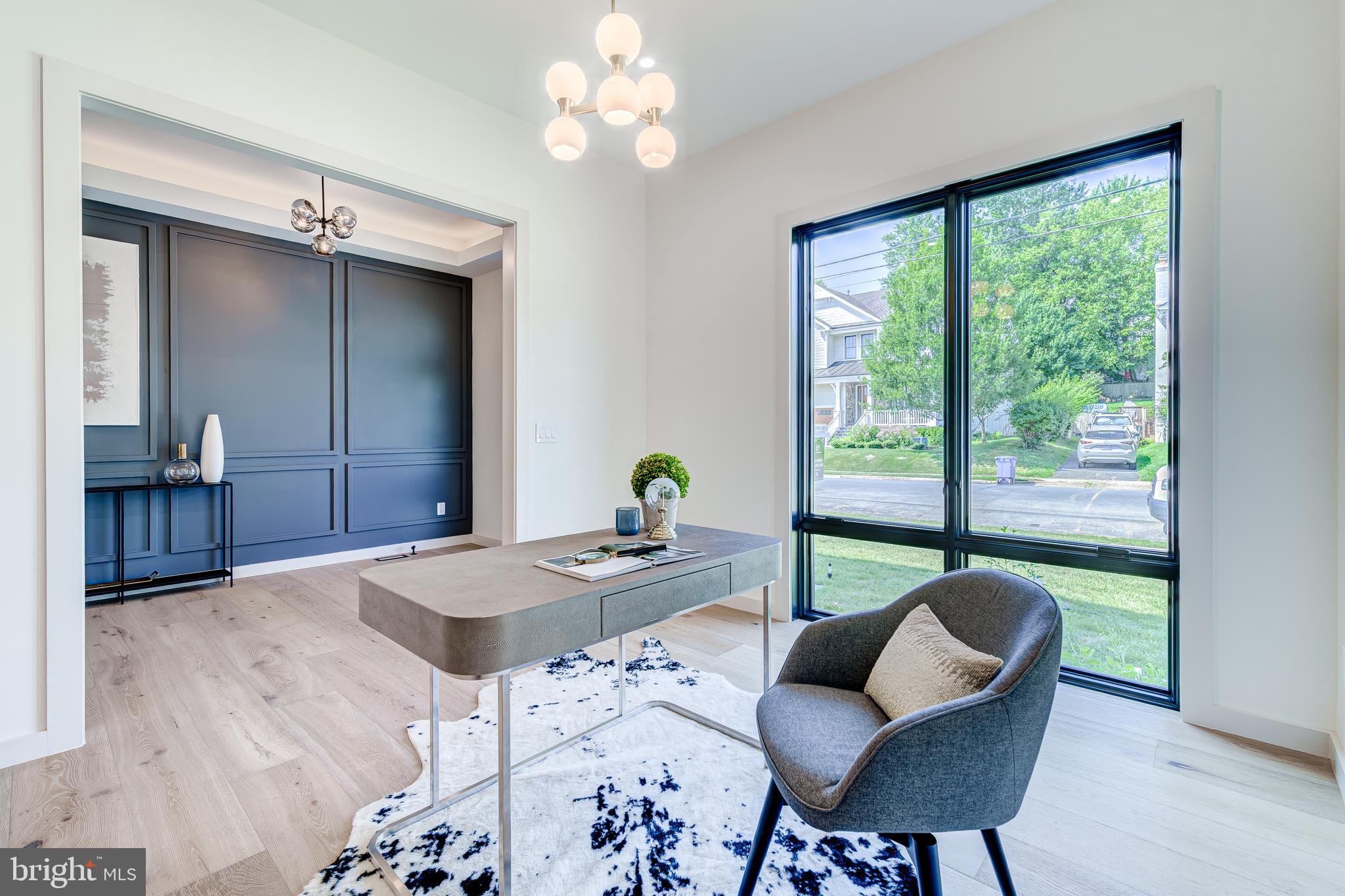 2017 N GREENBRIER STREET