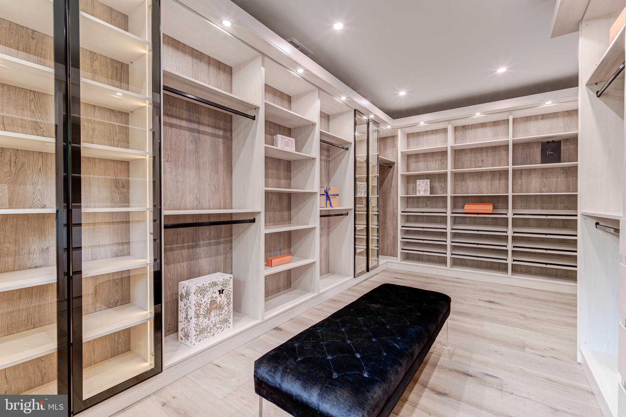 2017 N GREENBRIER STREET