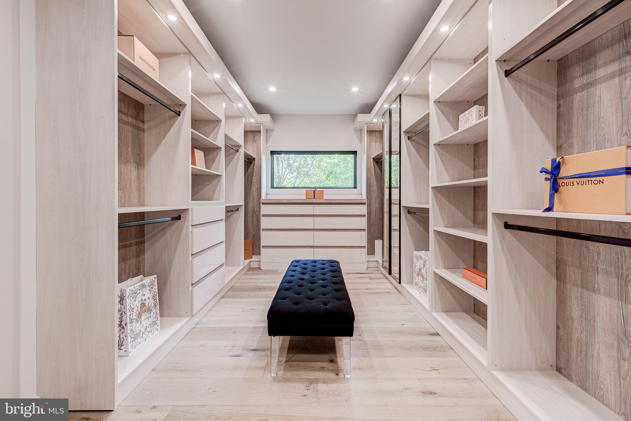 2017 N GREENBRIER STREET