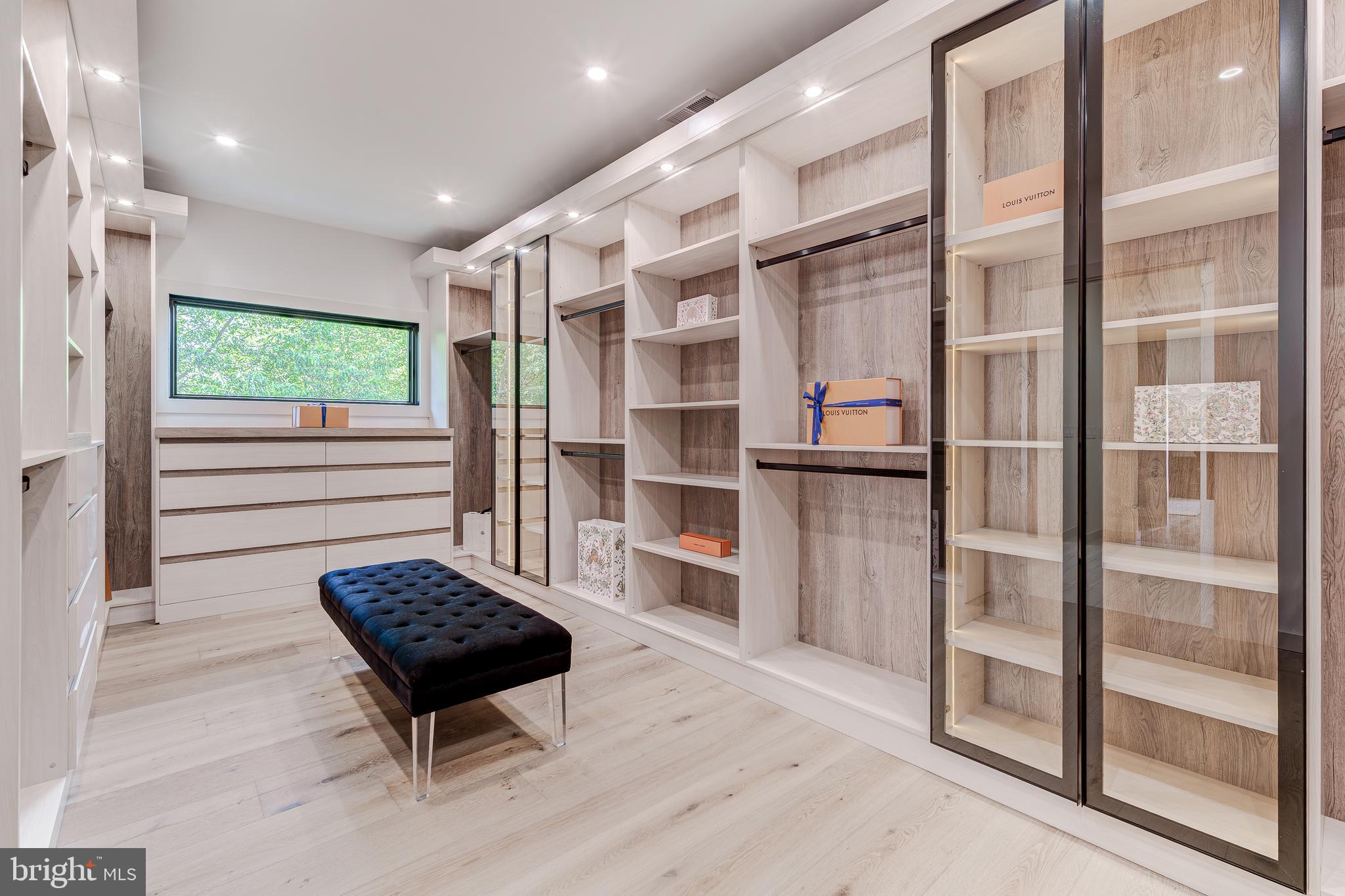 2017 N GREENBRIER STREET