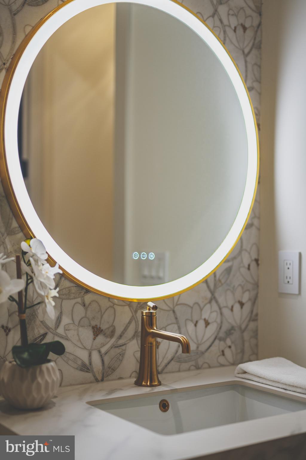 2017 N GREENBRIER STREET