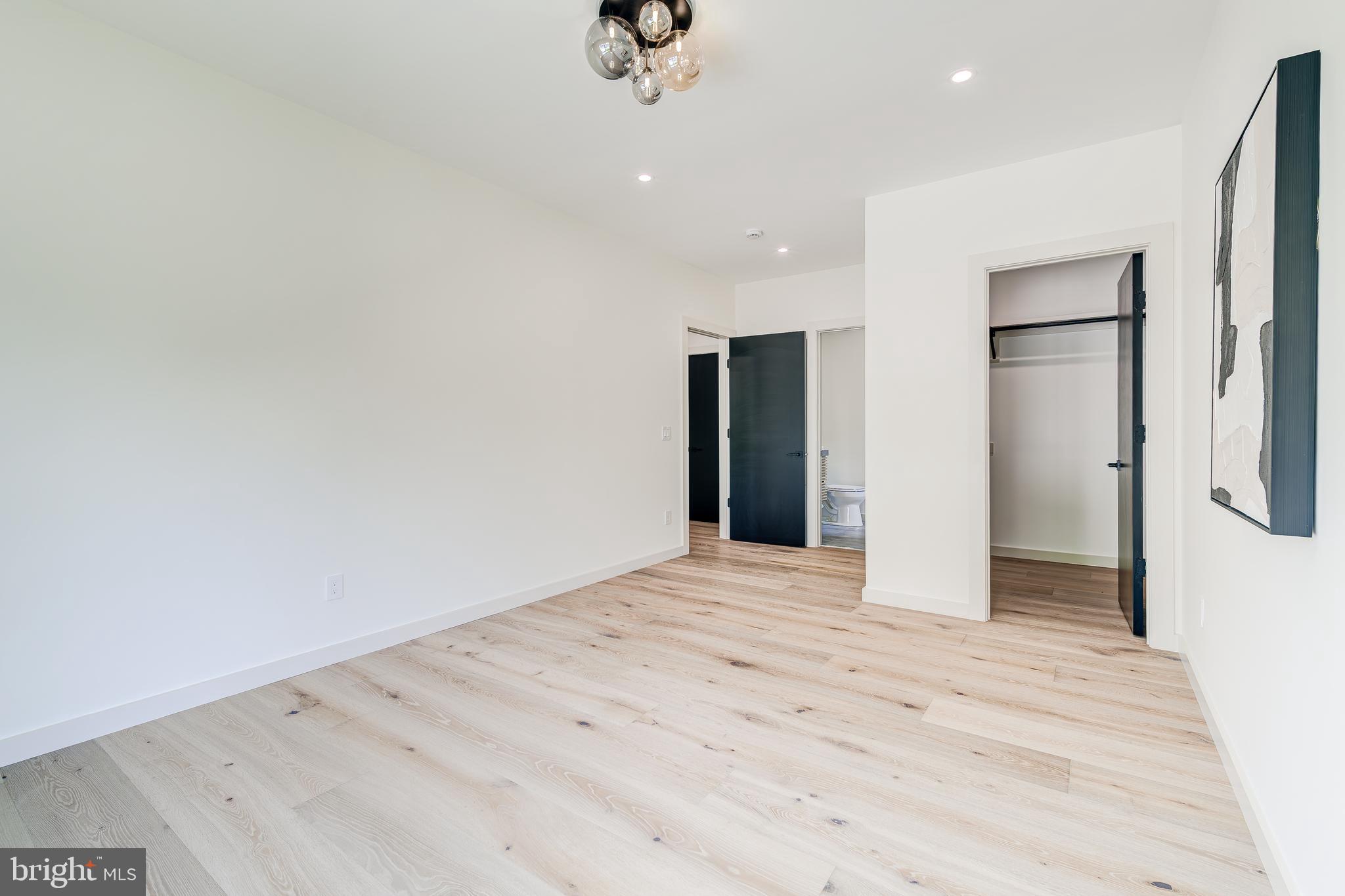 2017 N GREENBRIER STREET