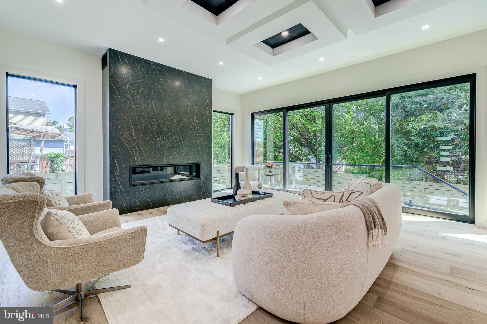 2017 N GREENBRIER STREET