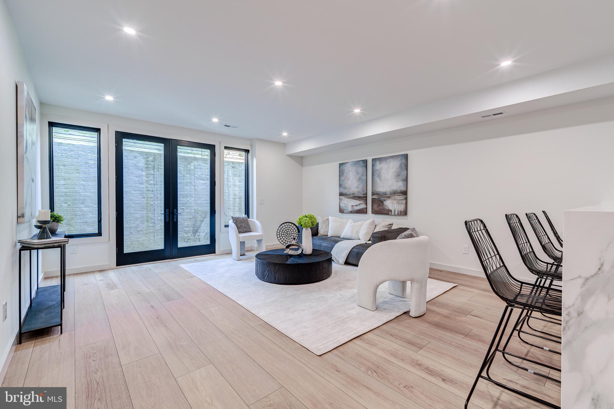 2017 N GREENBRIER STREET