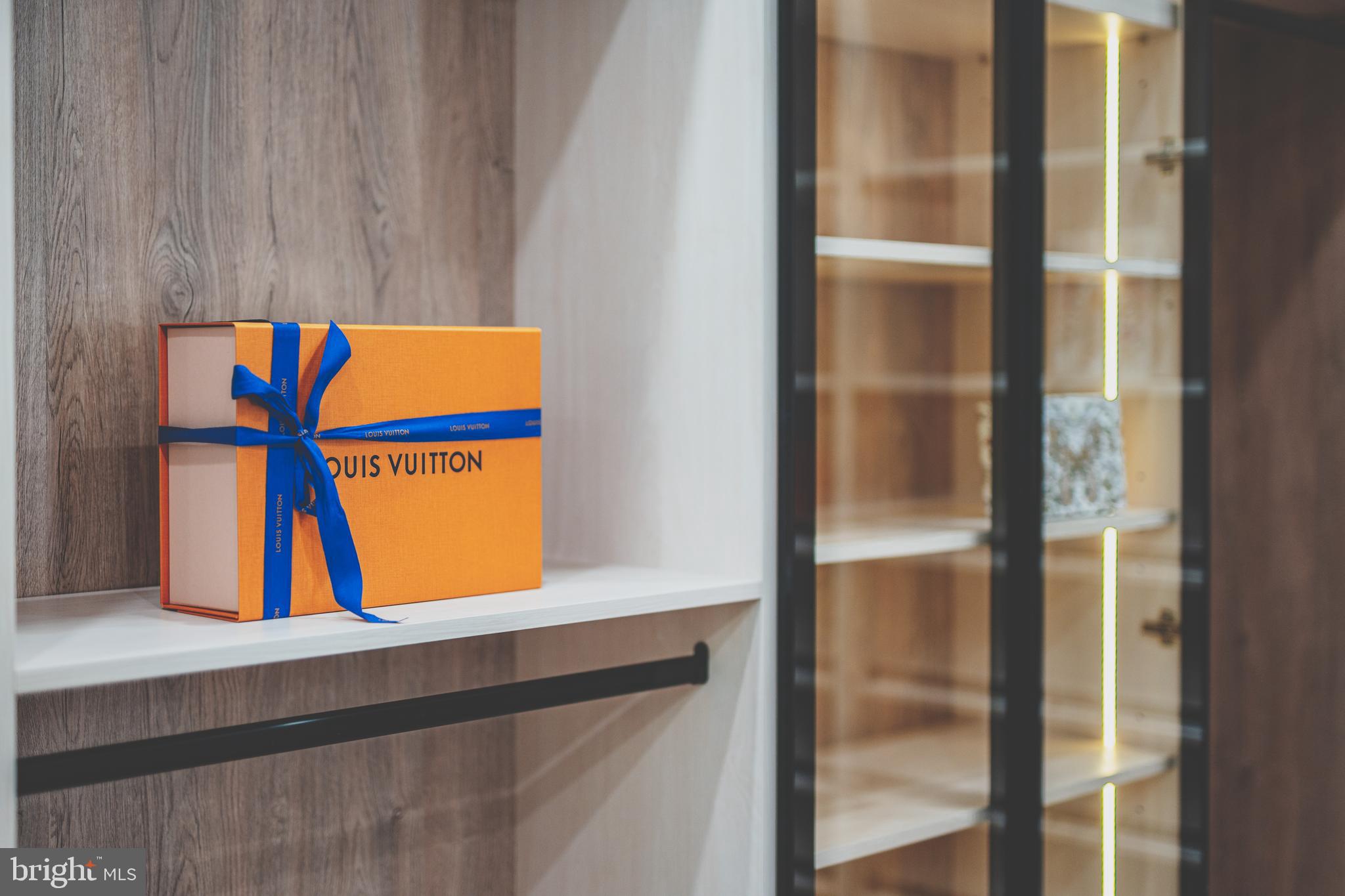 2017 N GREENBRIER STREET