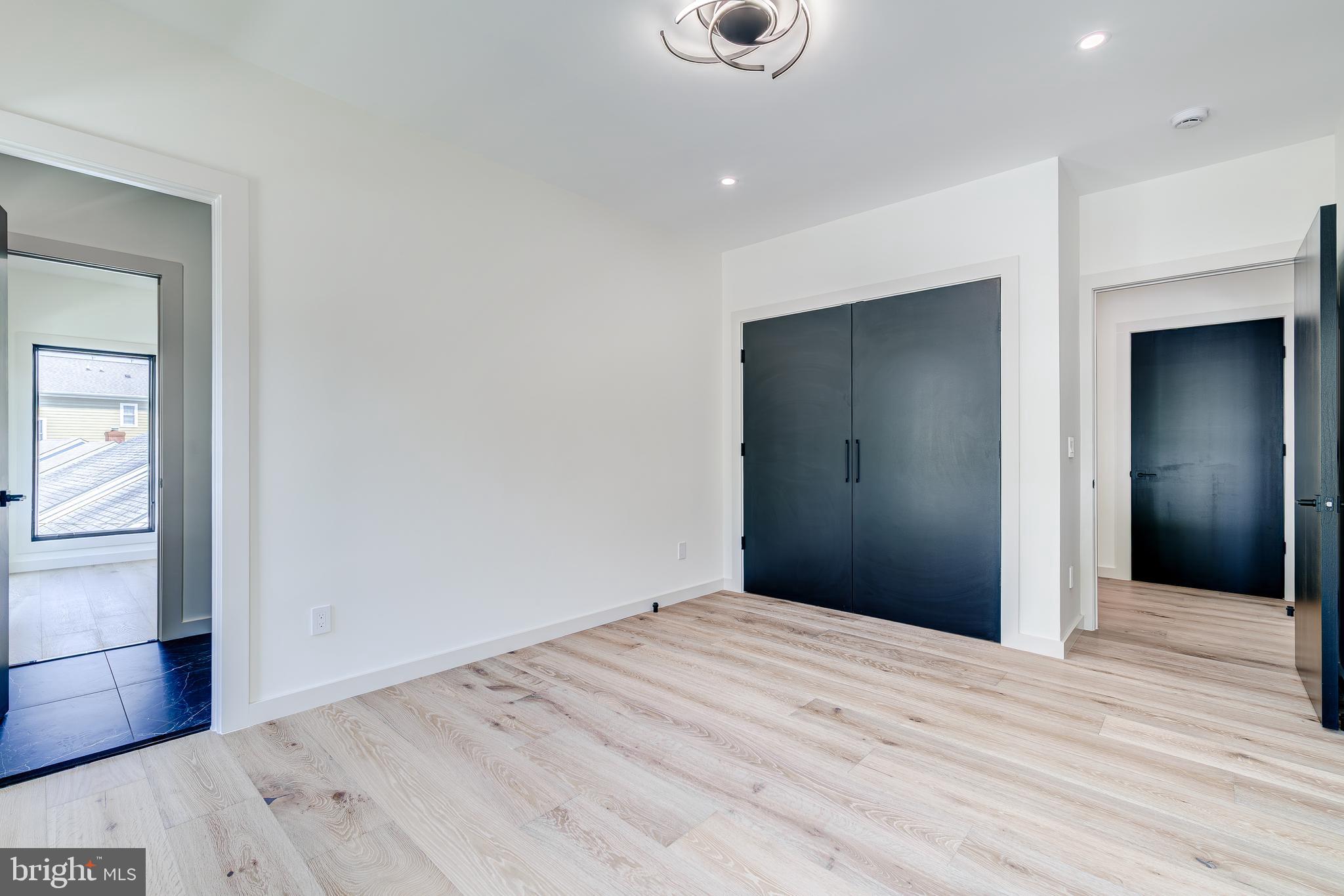 2017 N GREENBRIER STREET