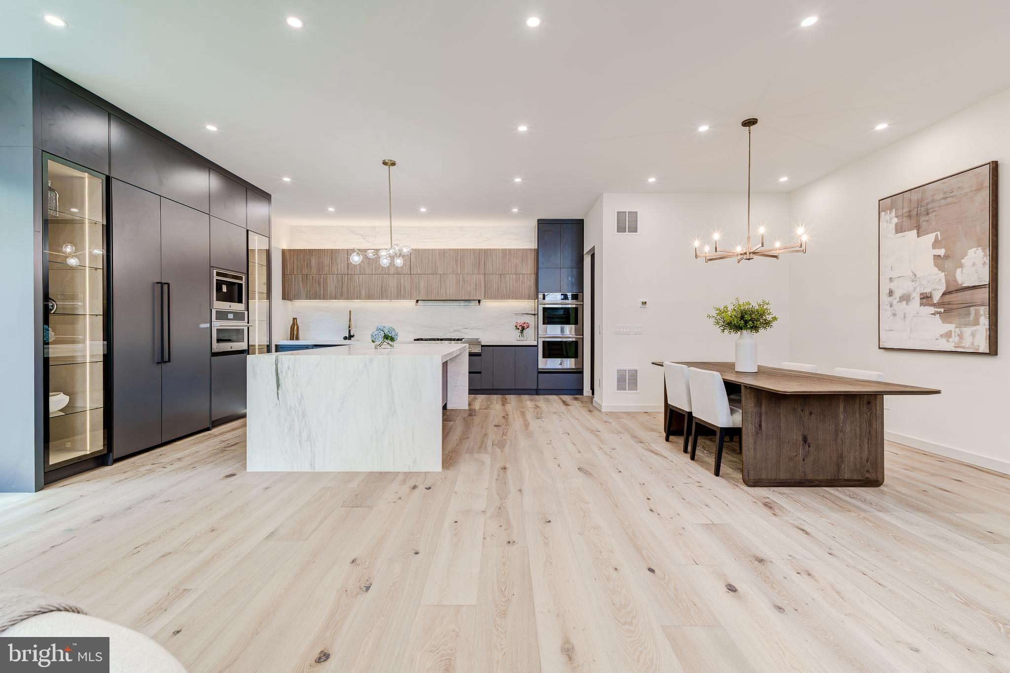 2017 N GREENBRIER STREET