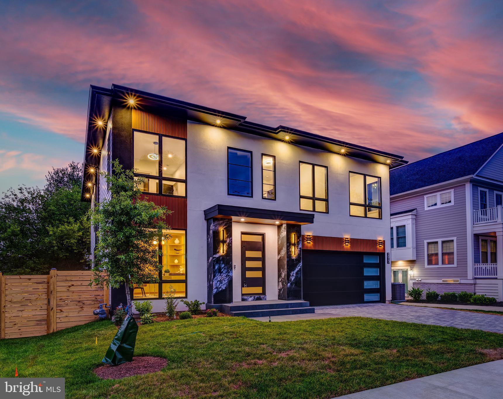 2017 N GREENBRIER STREET