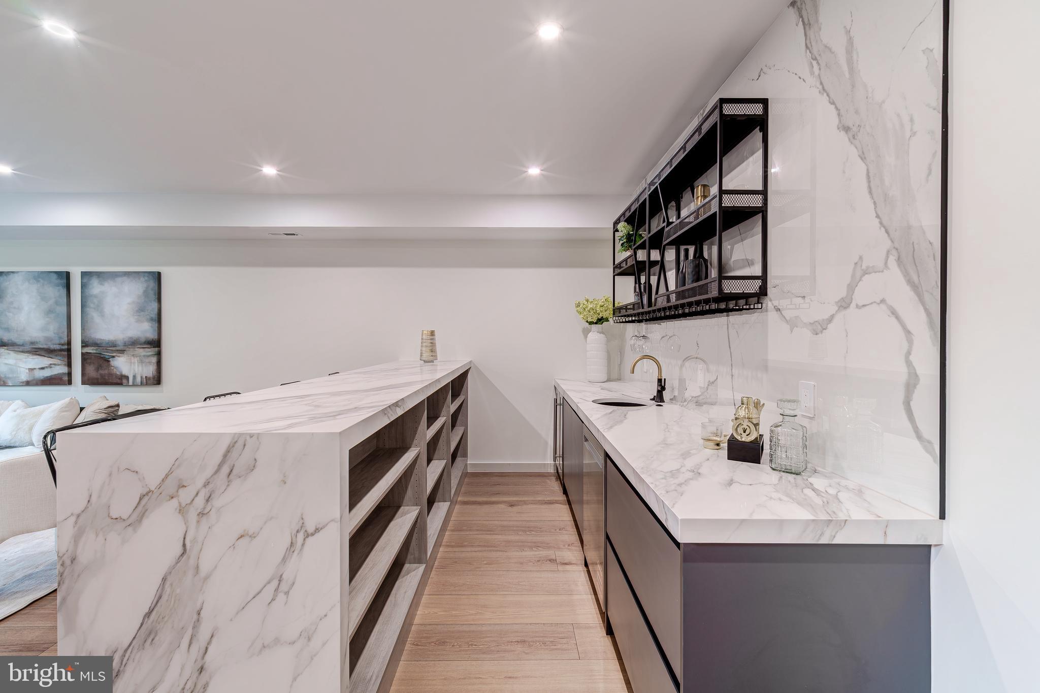 2017 N GREENBRIER STREET