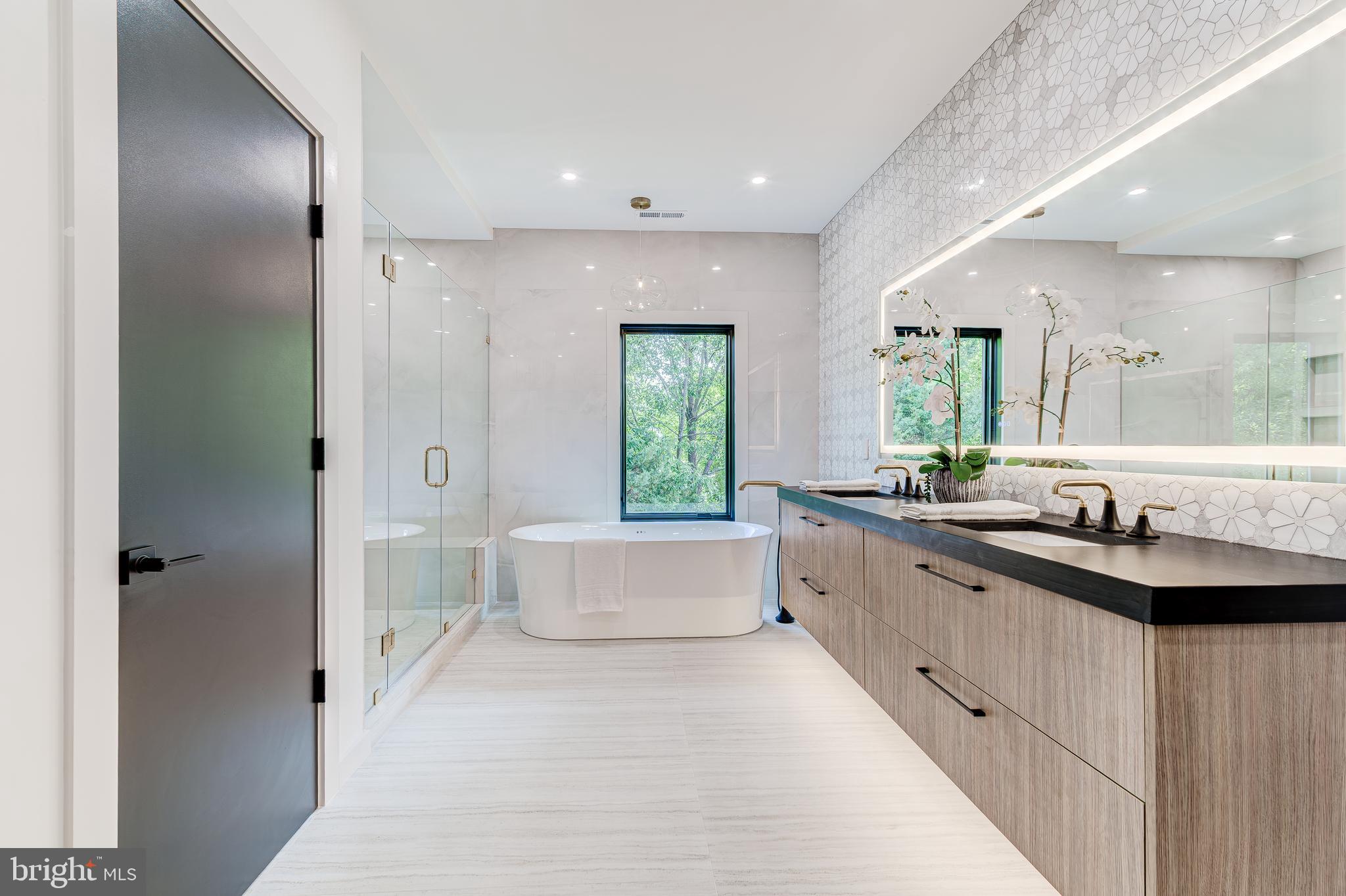 2017 N GREENBRIER STREET