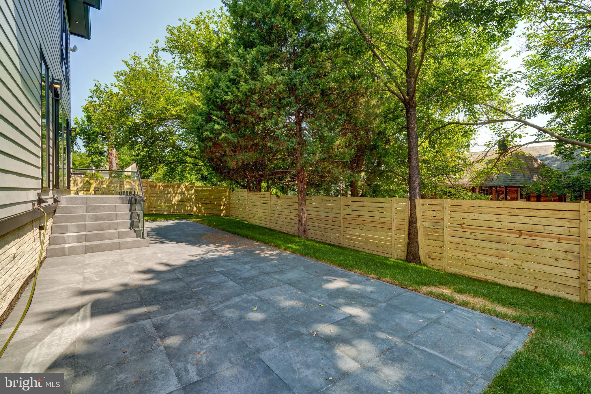 2017 N GREENBRIER STREET