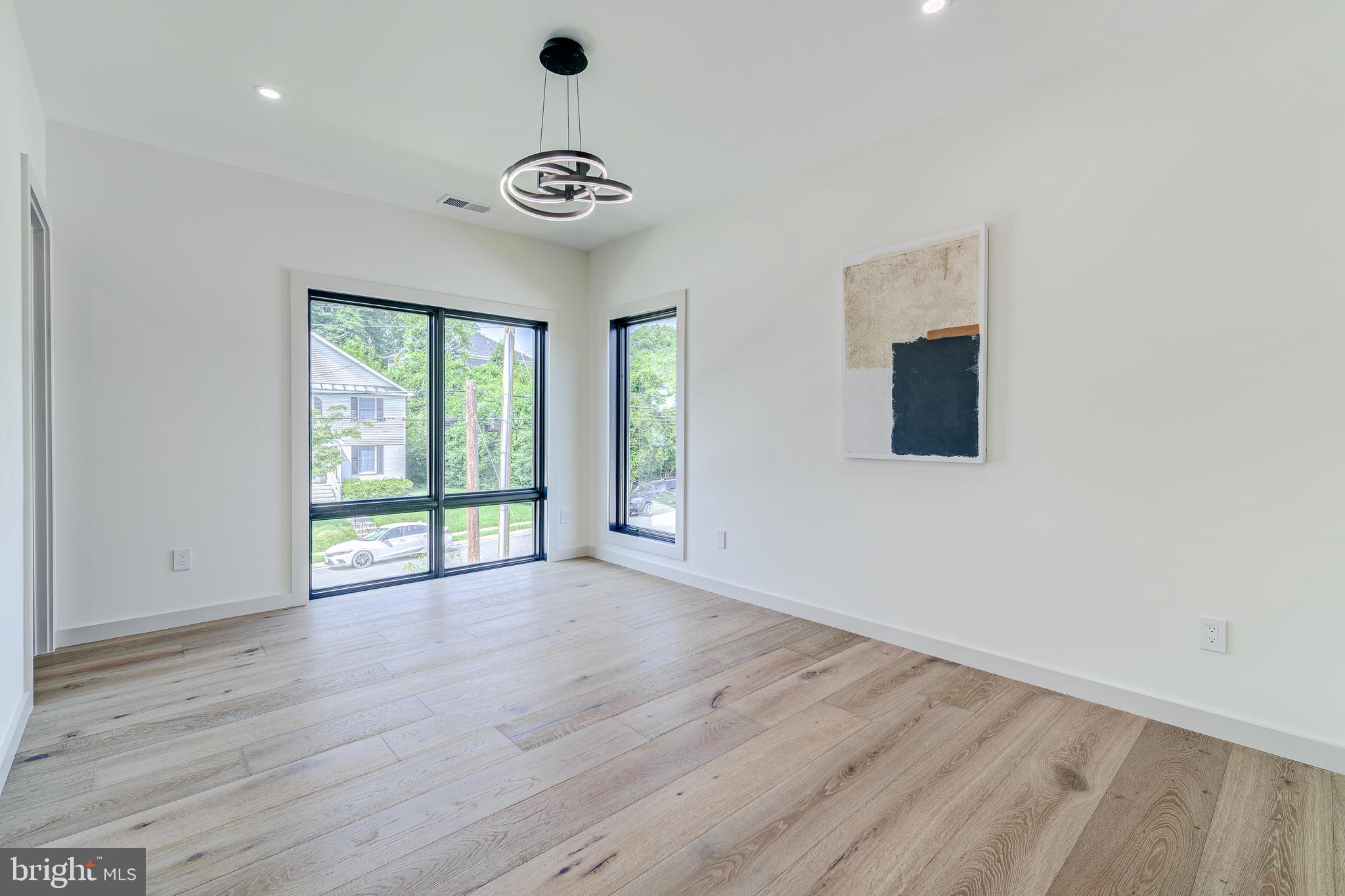 2017 N GREENBRIER STREET