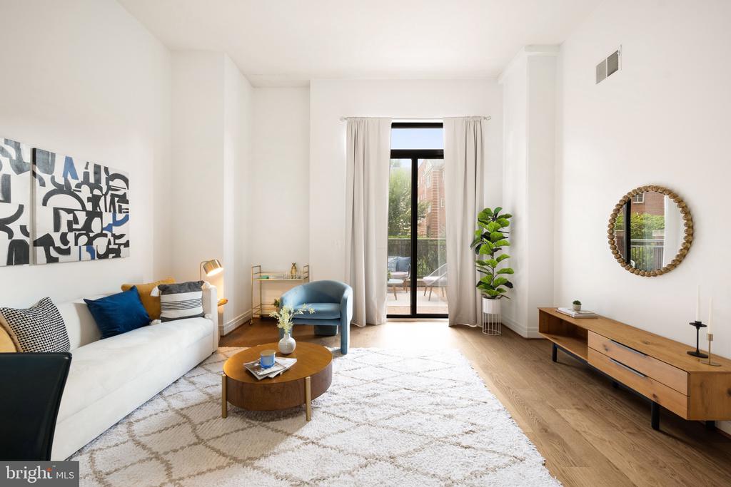 2220 FAIRFAX DRIVE Unit: 101