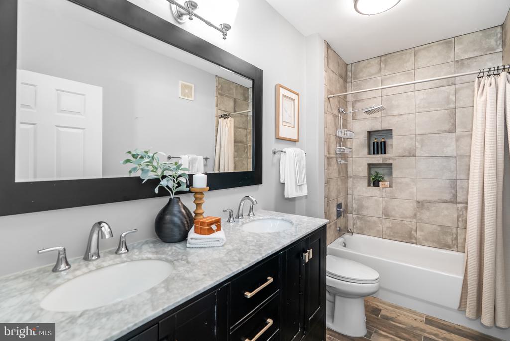 801 S GREENBRIER STREET 113