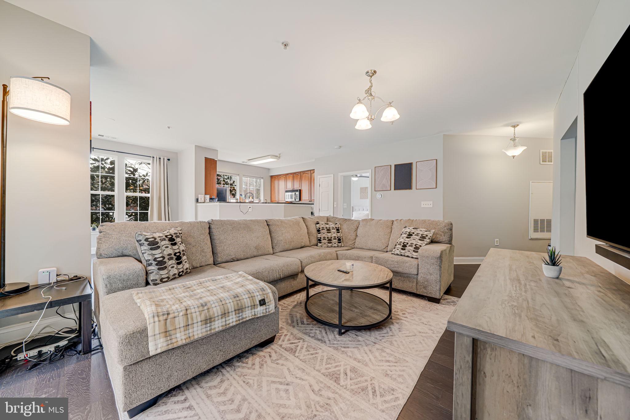 801 S GREENBRIER STREET 113