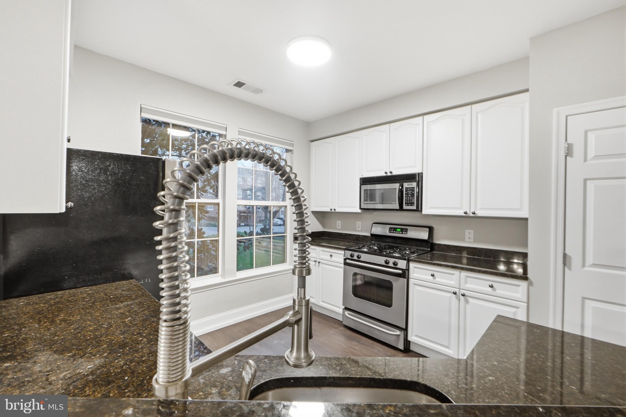 801 S GREENBRIER STREET 113