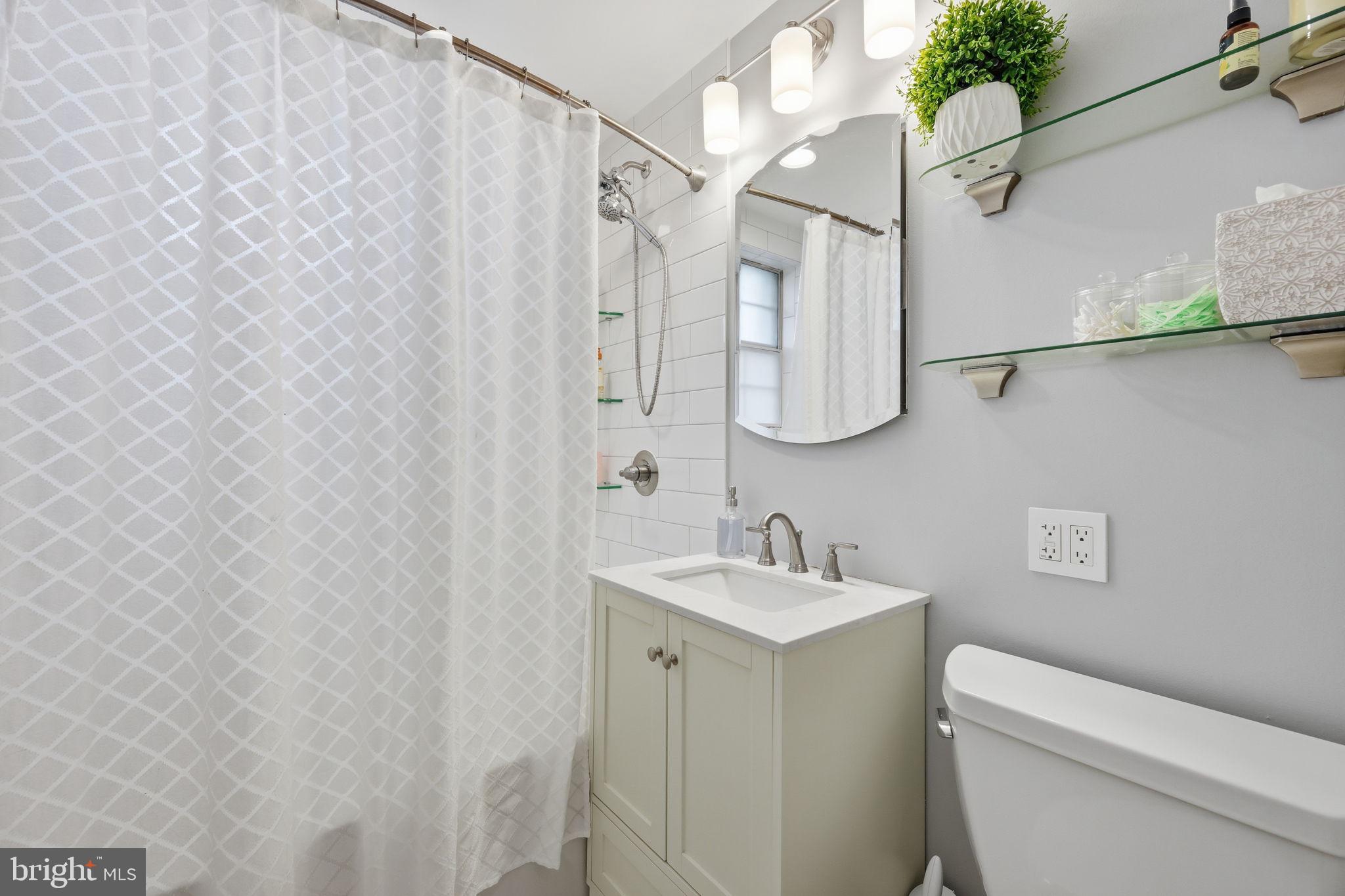 4608-B 28TH ROAD S UNIT #B