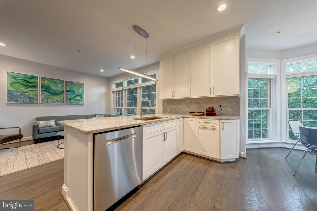 1500 N COLONIAL TERRACE