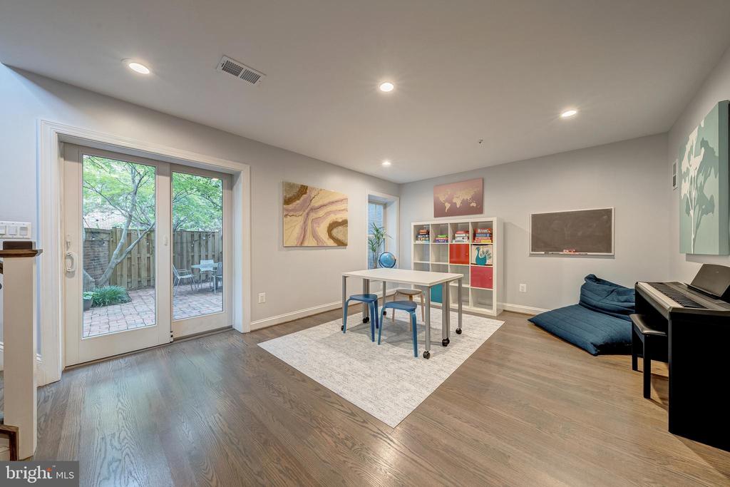 1500 N COLONIAL TERRACE