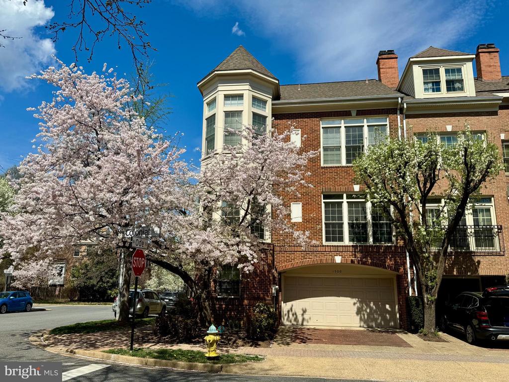1500 N COLONIAL TERRACE