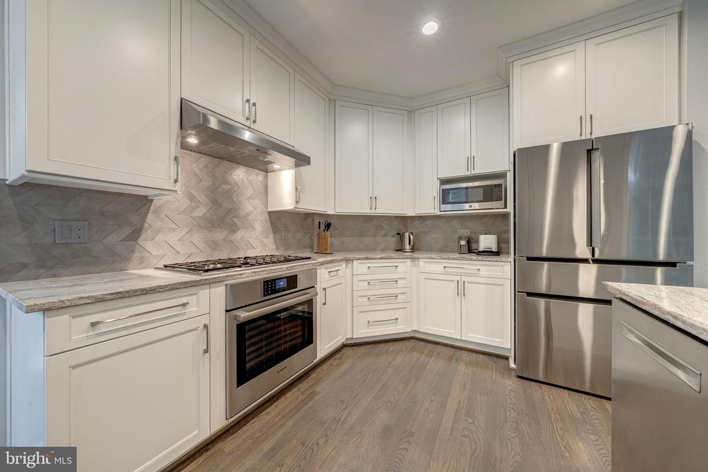 1500 N COLONIAL TERRACE