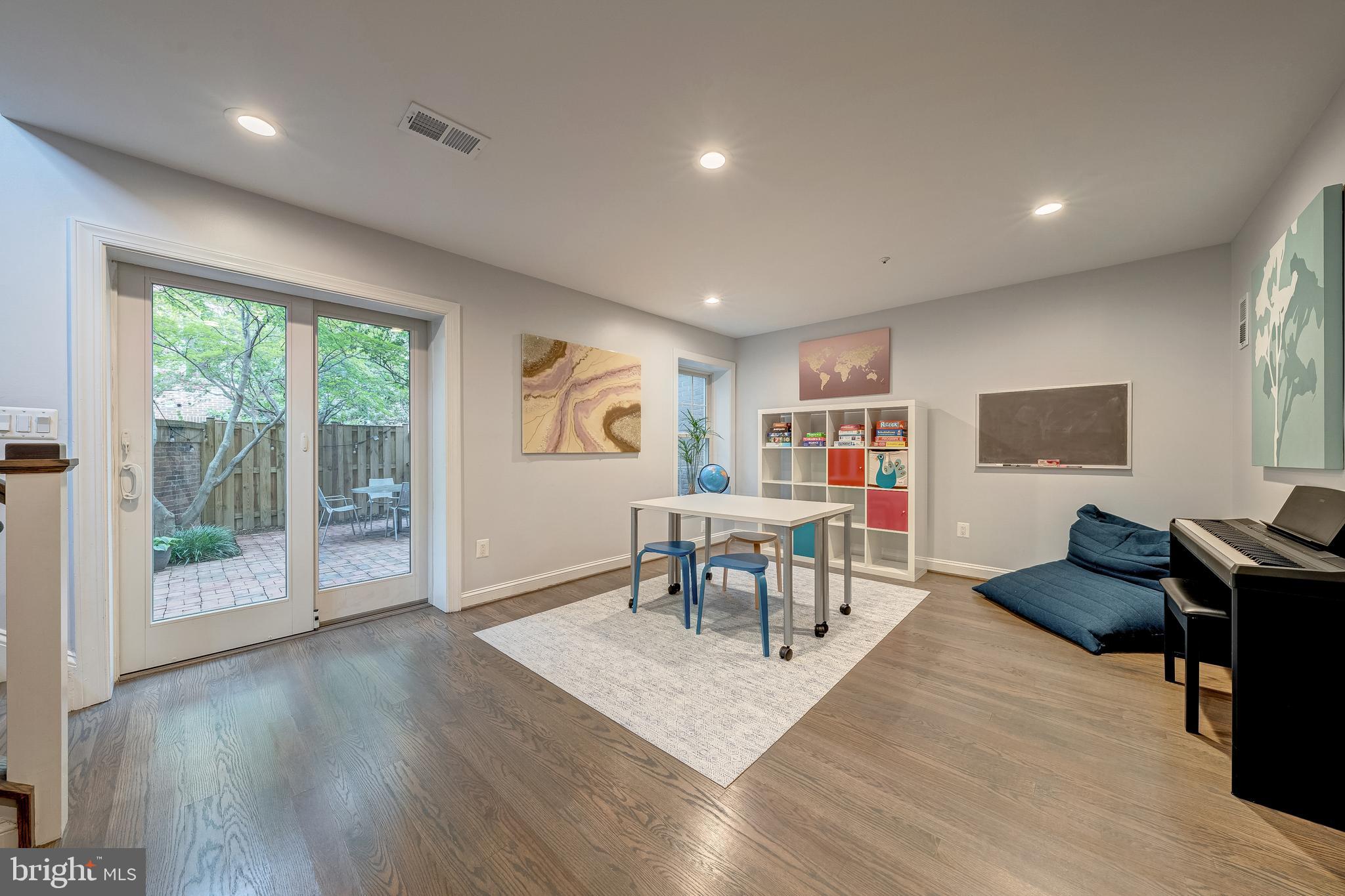 1500 N COLONIAL TERRACE