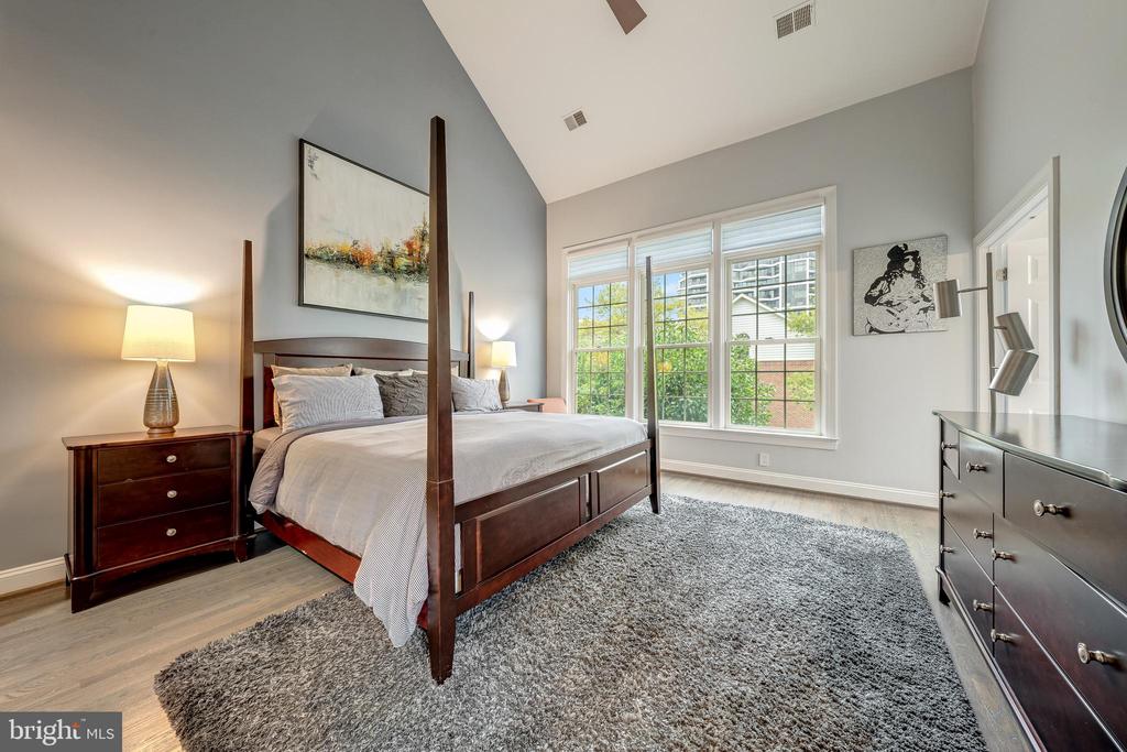 1500 N COLONIAL TERRACE