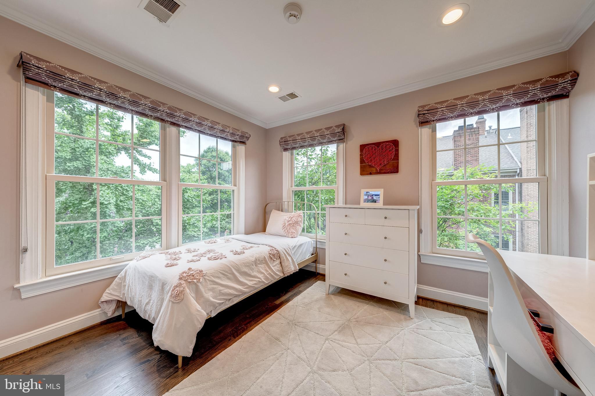 1500 N COLONIAL TERRACE