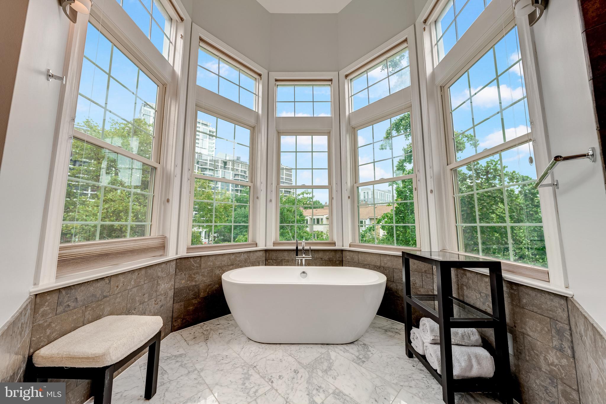 1500 N COLONIAL TERRACE