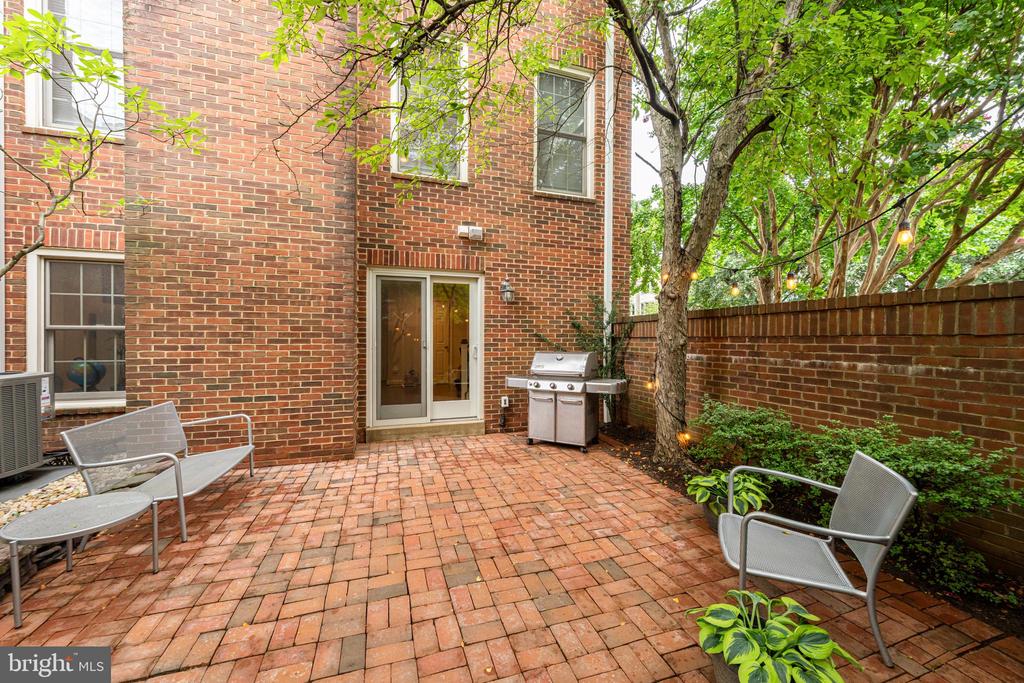 1500 N COLONIAL TERRACE