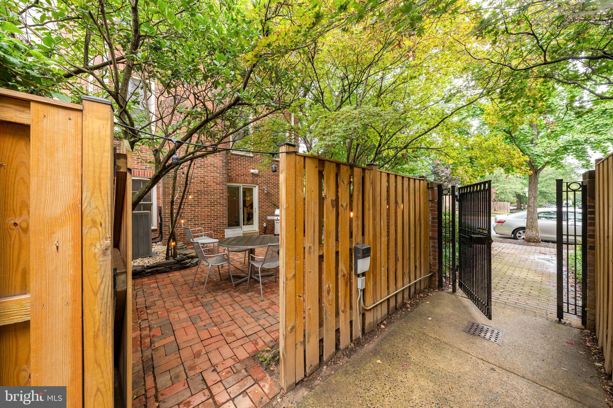 1500 N COLONIAL TERRACE