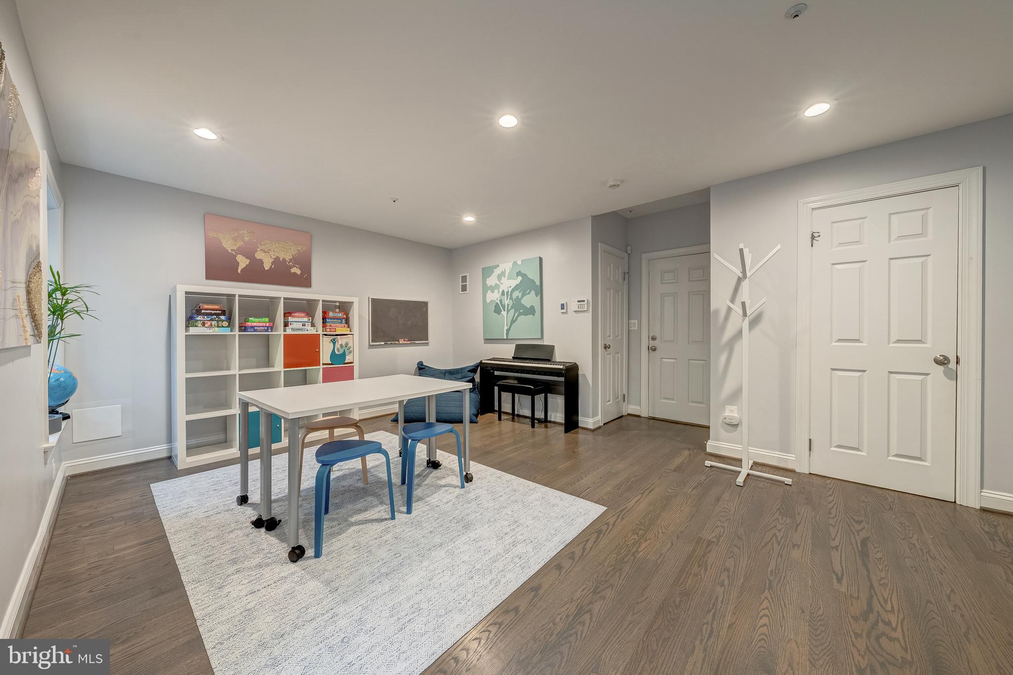 1500 N COLONIAL TERRACE