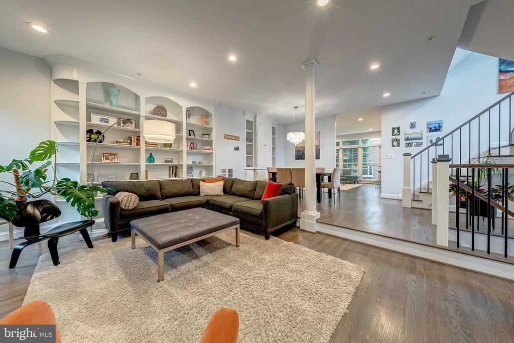 1500 N COLONIAL TERRACE