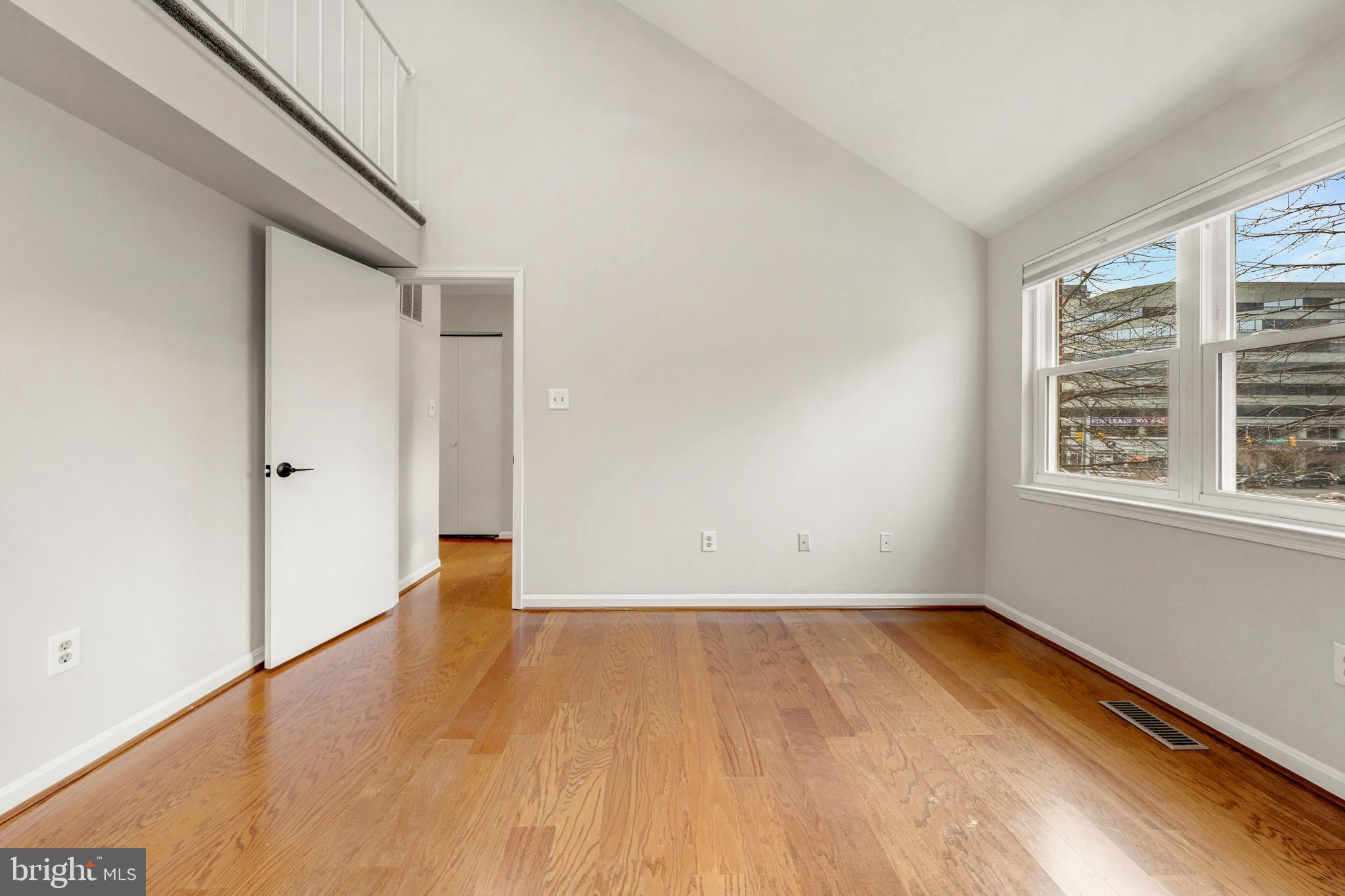 1103 N VERNON STREET