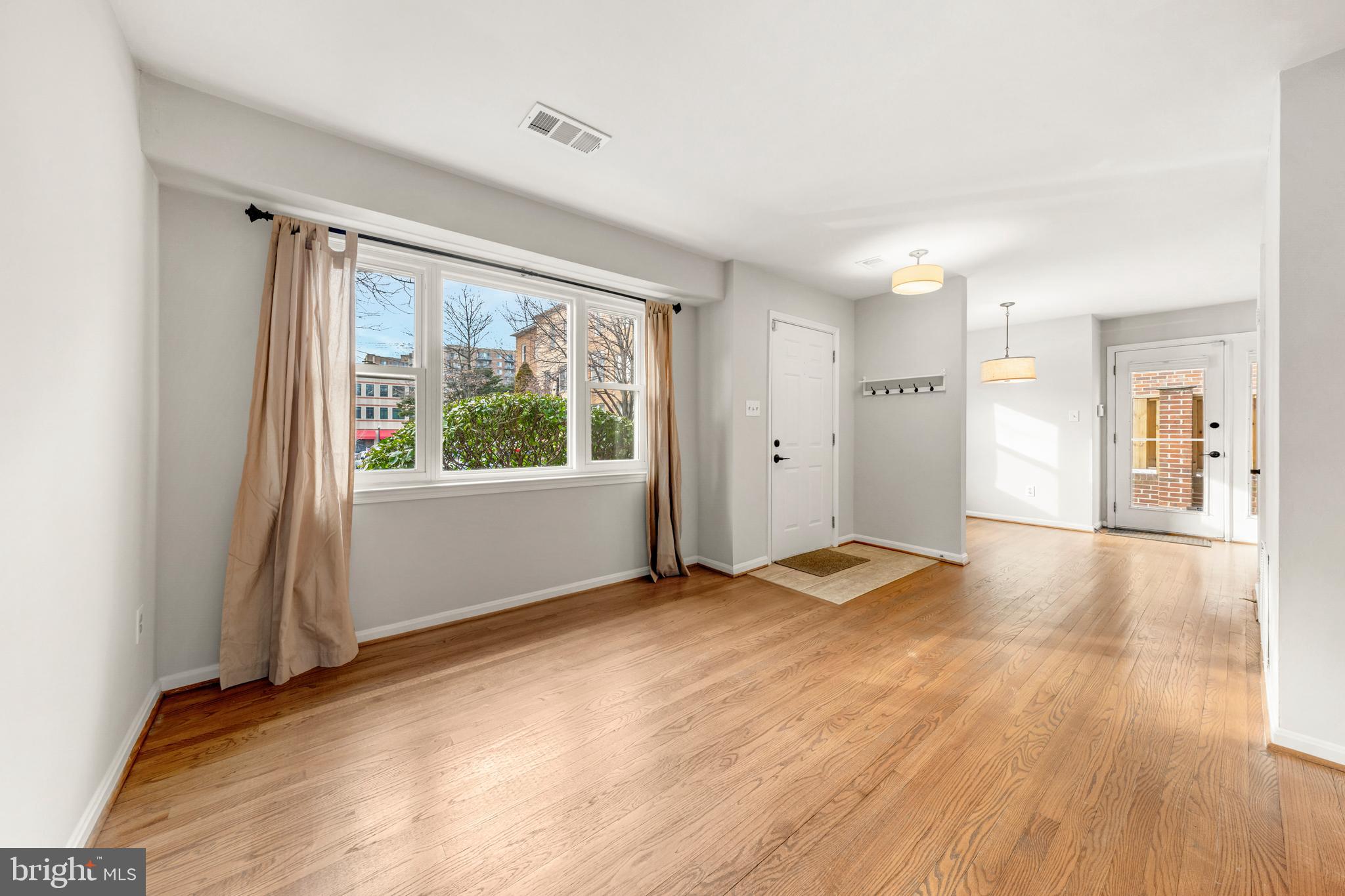 1103 N VERNON STREET