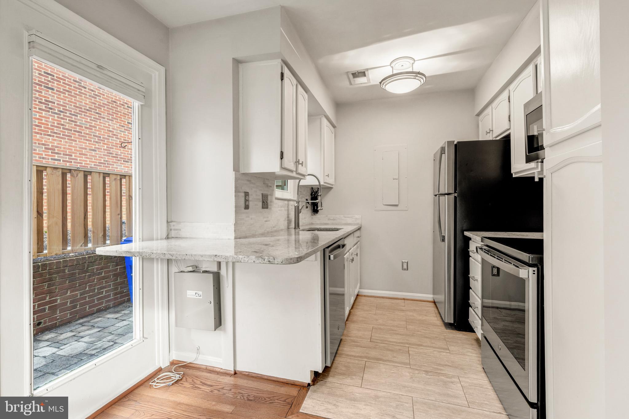 1103 N VERNON STREET