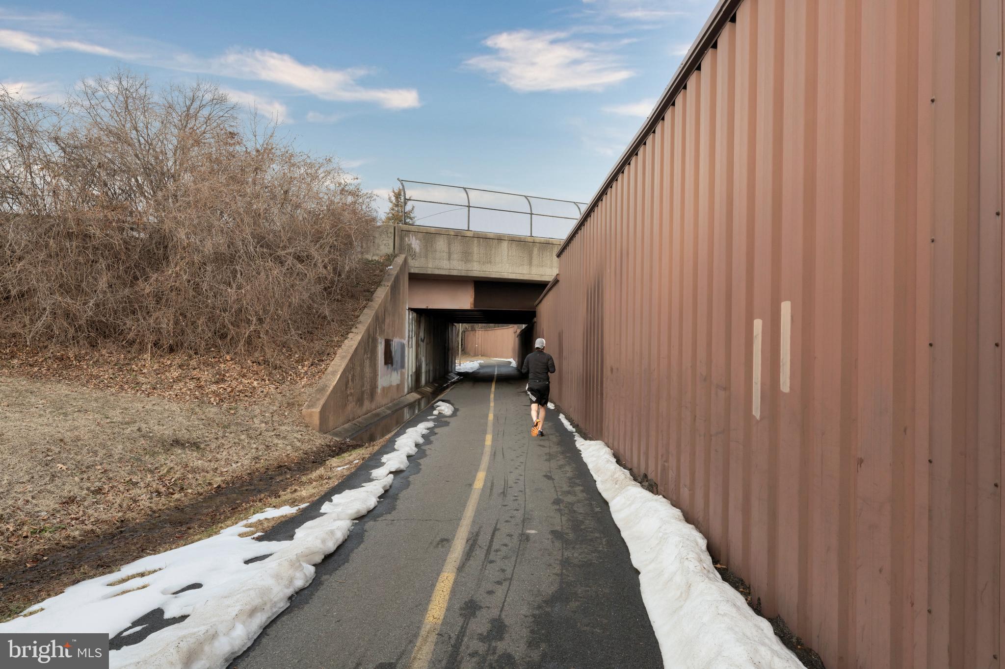 1103 N VERNON STREET