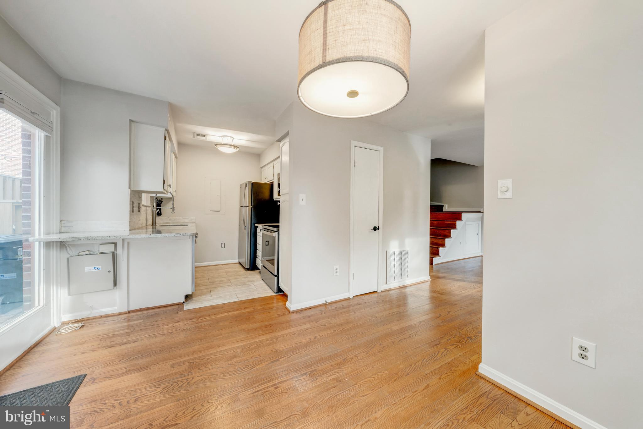 1103 N VERNON STREET