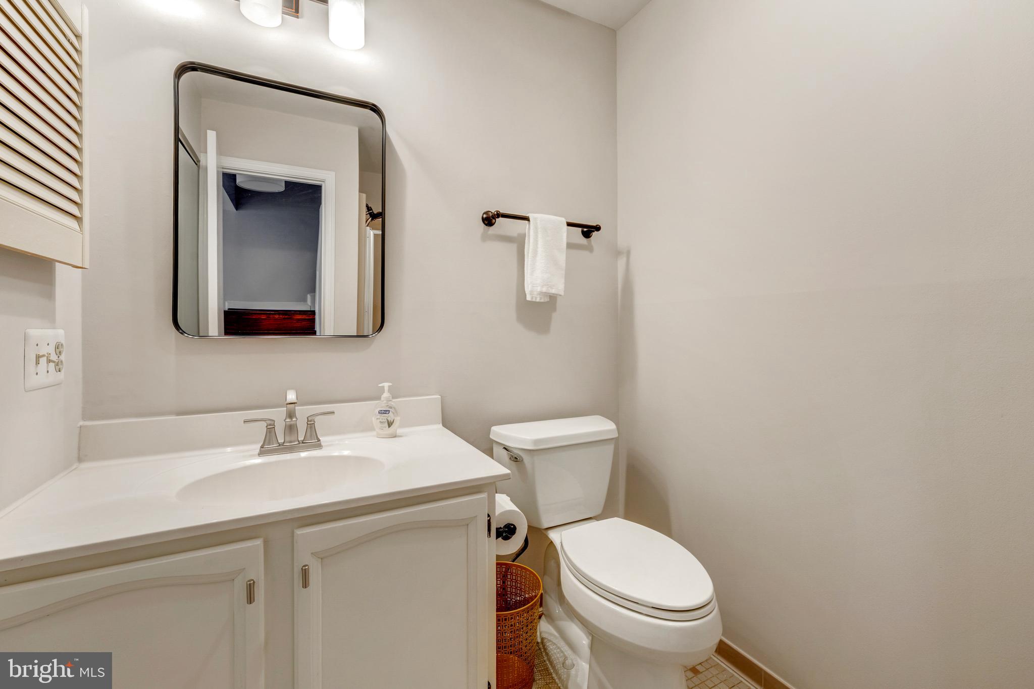 1103 N VERNON STREET