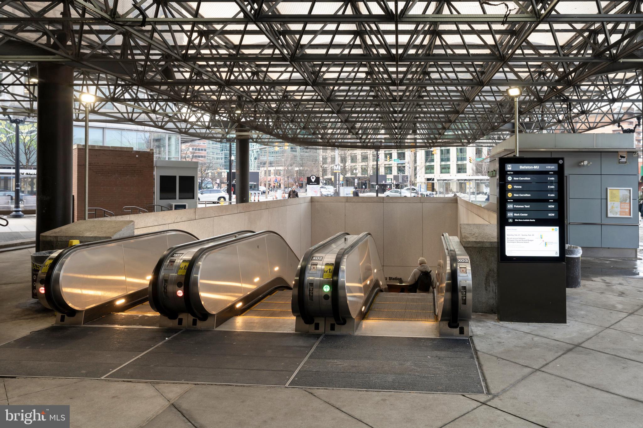 1103 N VERNON STREET