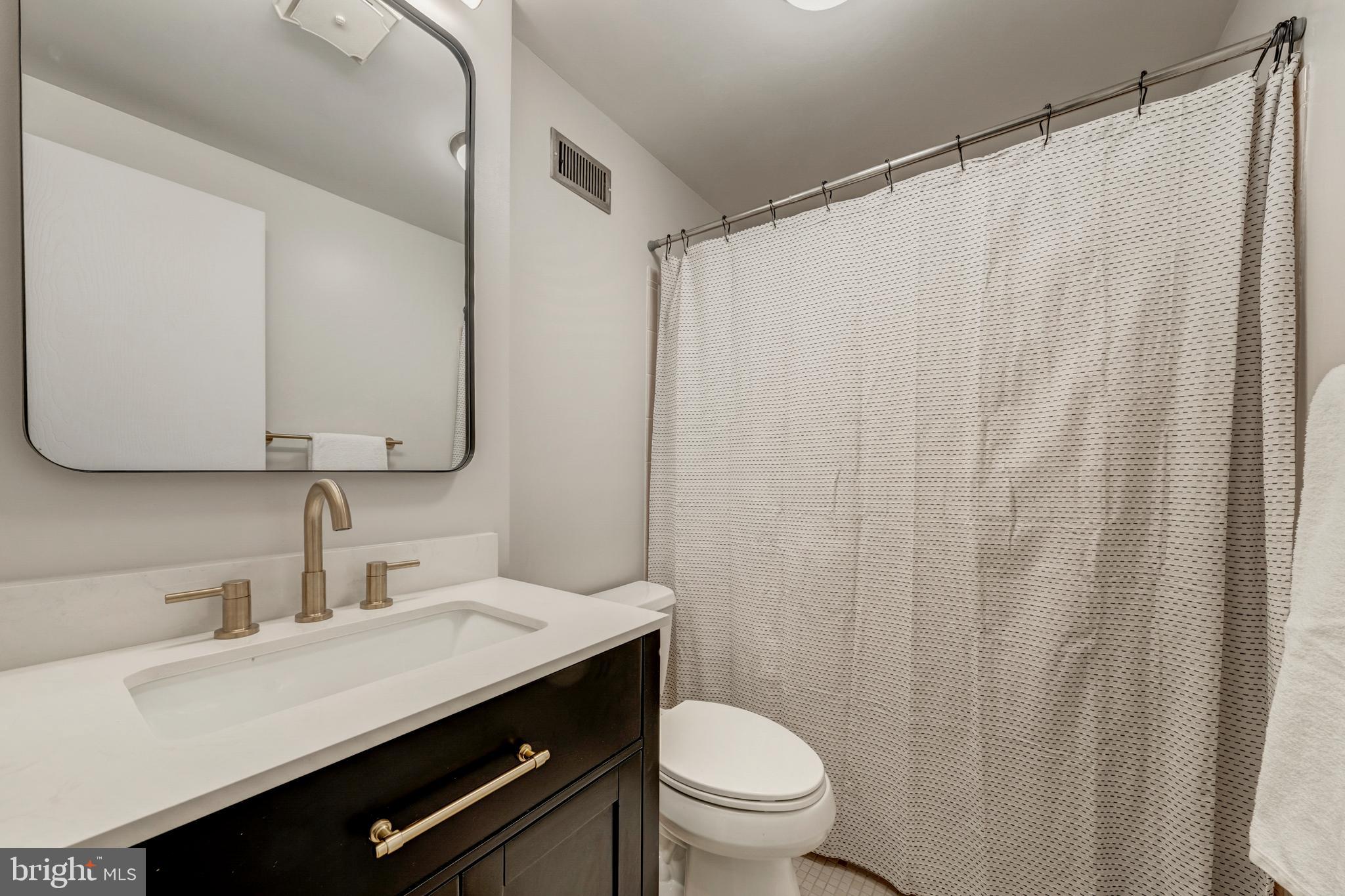 1103 N VERNON STREET