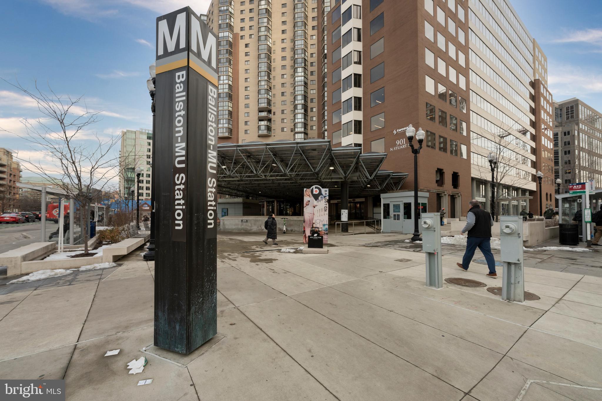 1103 N VERNON STREET