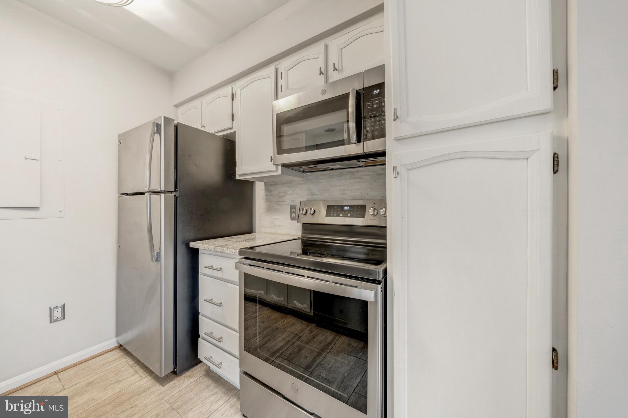 1103 N VERNON STREET