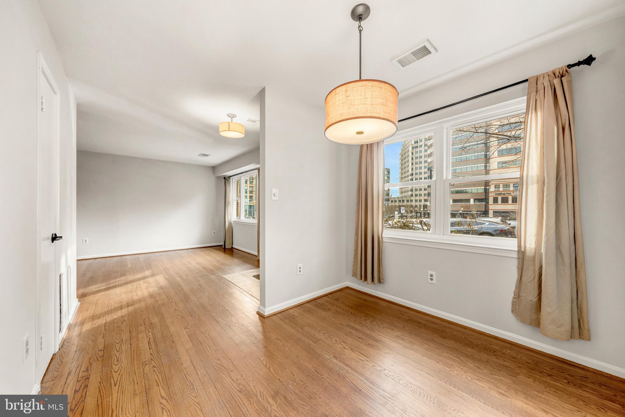 1103 N VERNON STREET