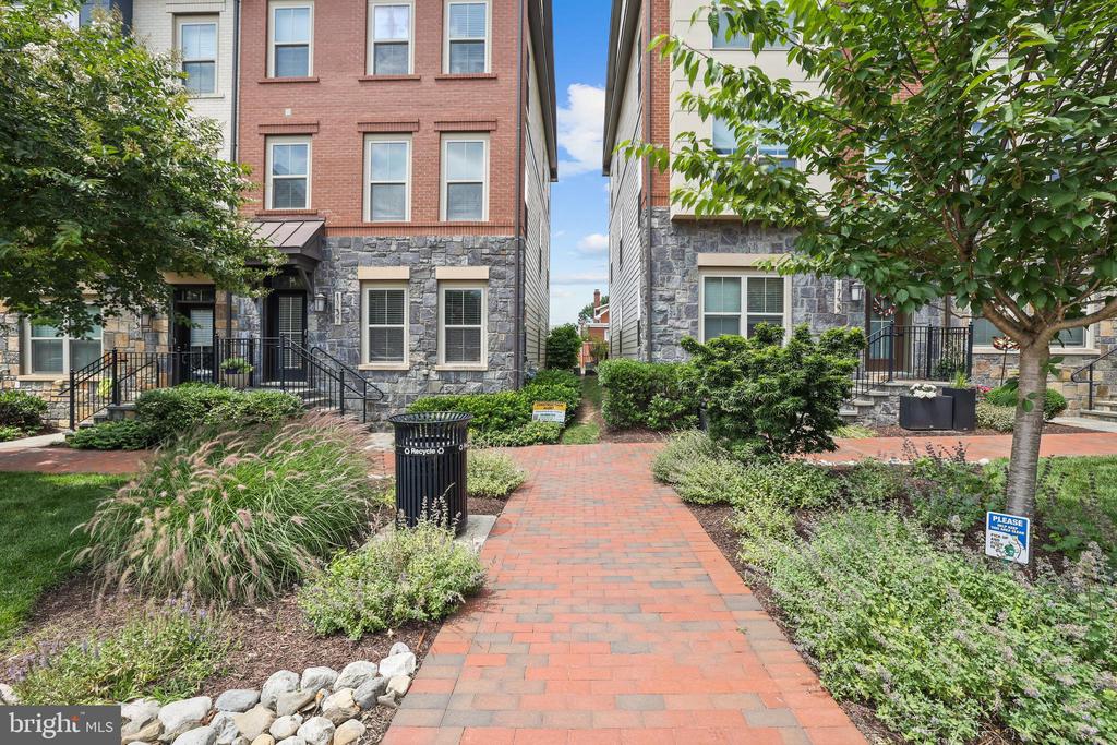 1737 13TH STREET S