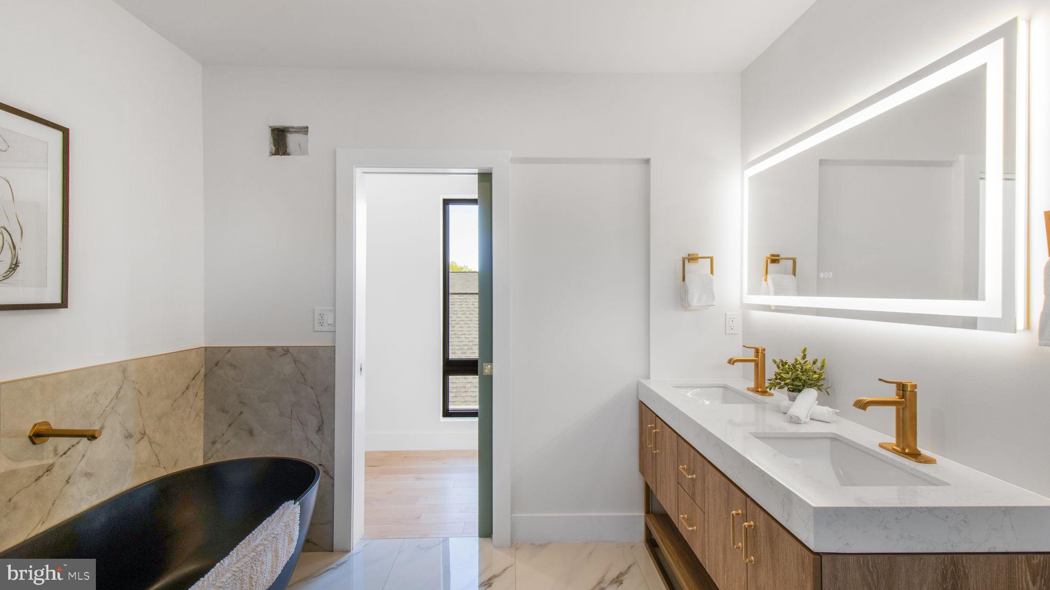 2025 N EMERSON STREET