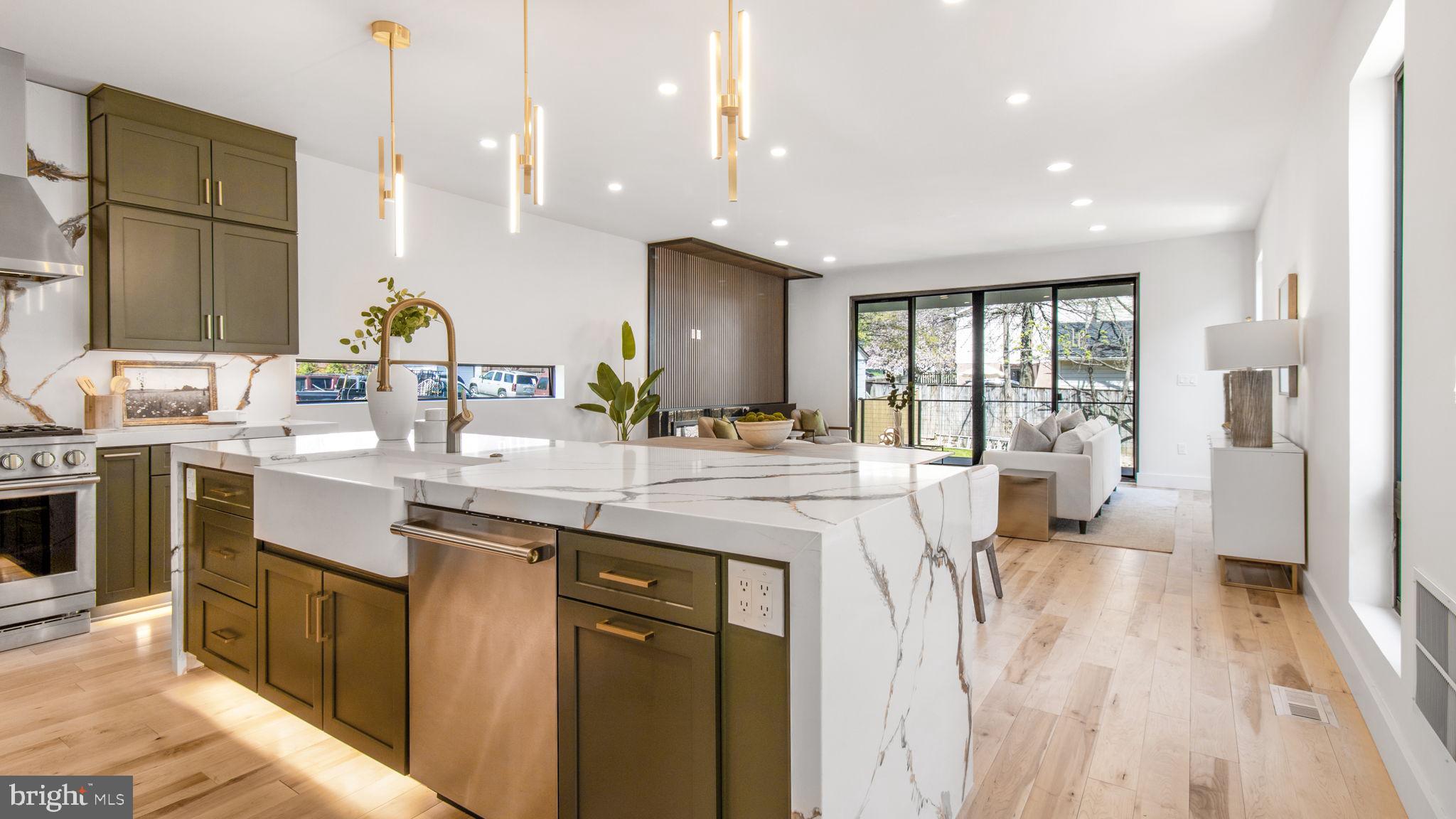 2025 N EMERSON STREET