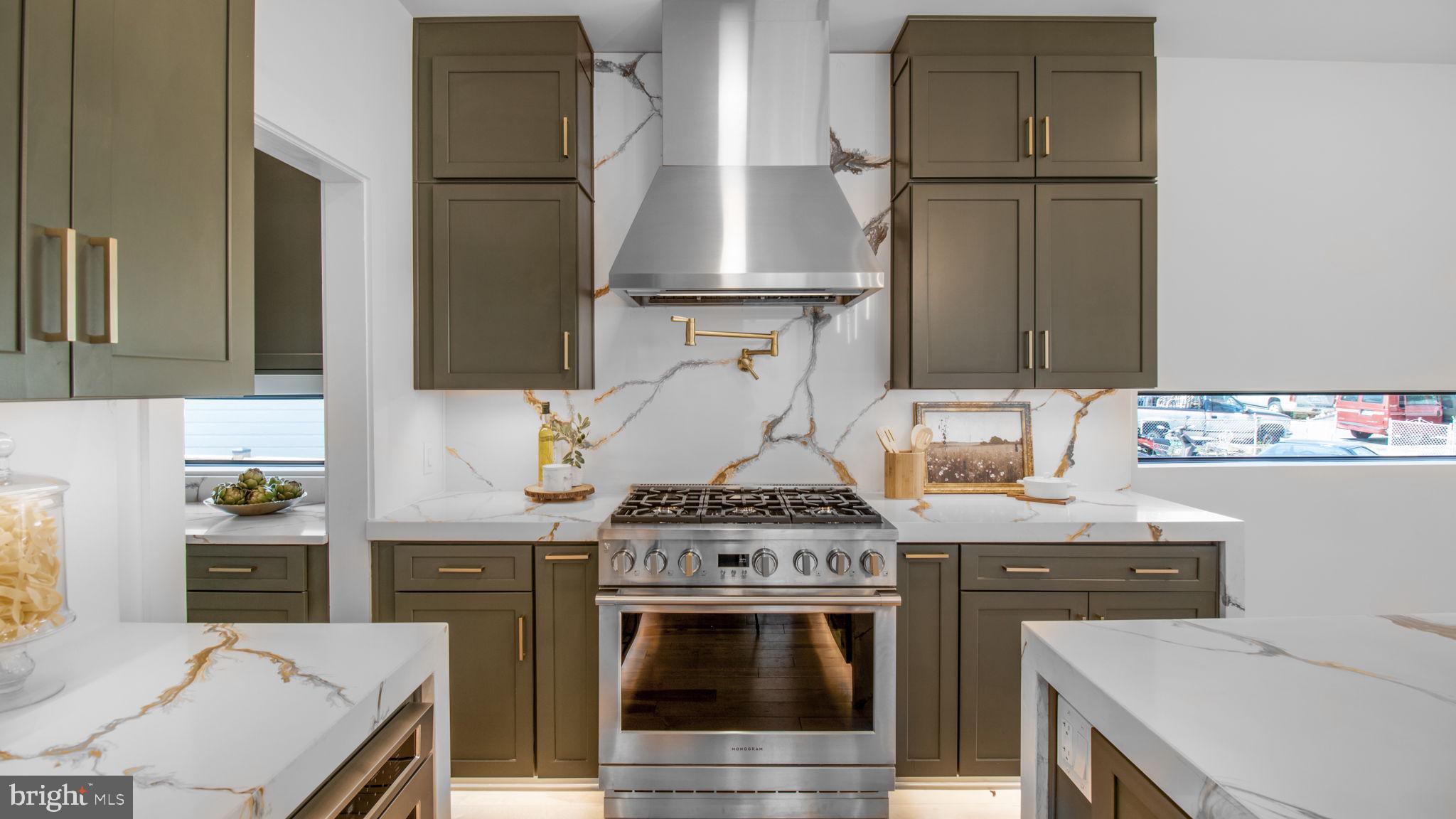 2025 N EMERSON STREET