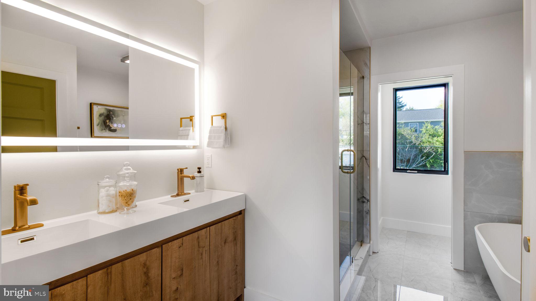 2025 N EMERSON STREET