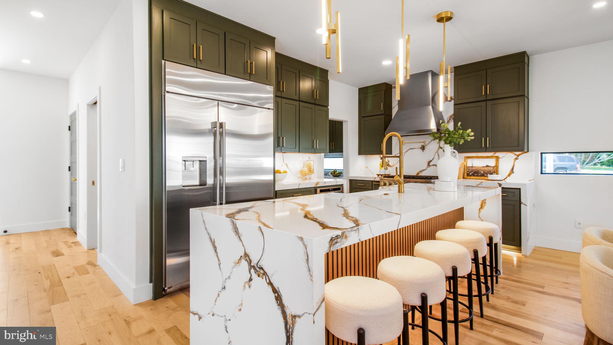 2025 N EMERSON STREET